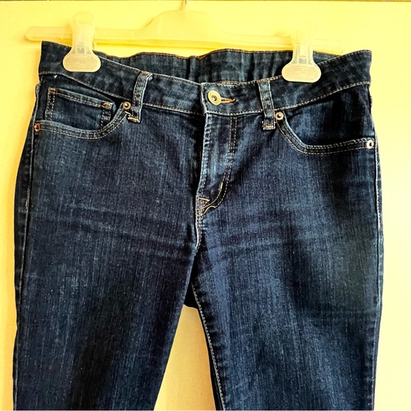 UNIQLO DARK WASH STRETCHY SKINNY JEANS - Picture 2 of 7